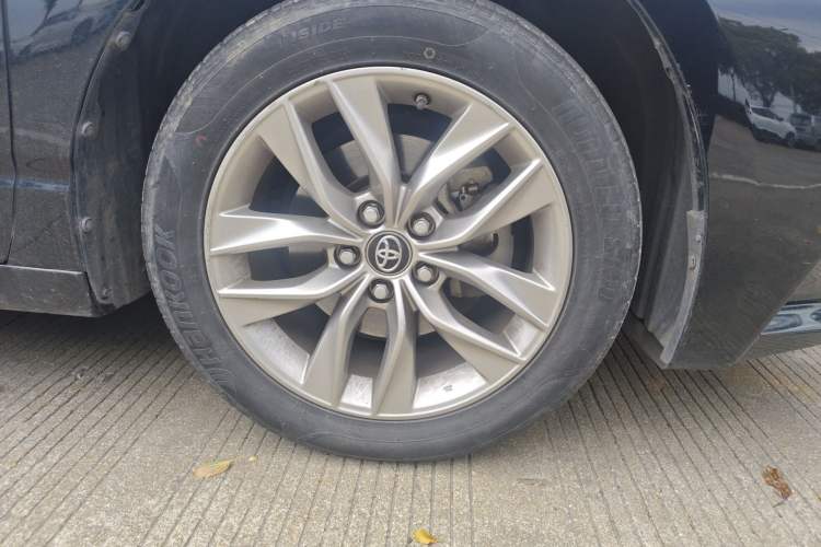 Used Toyota Avalon 2019 2.0L Ambition Edition China VI