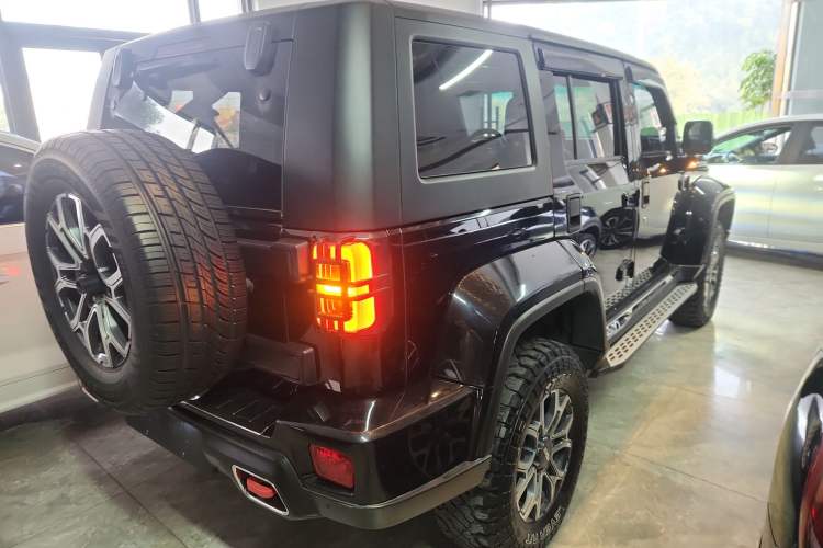 Used BAIC Off-Road BJ40 2018 PLUS 2.0T Automatic Four-Wheel Drive Urban Hunter Edition
