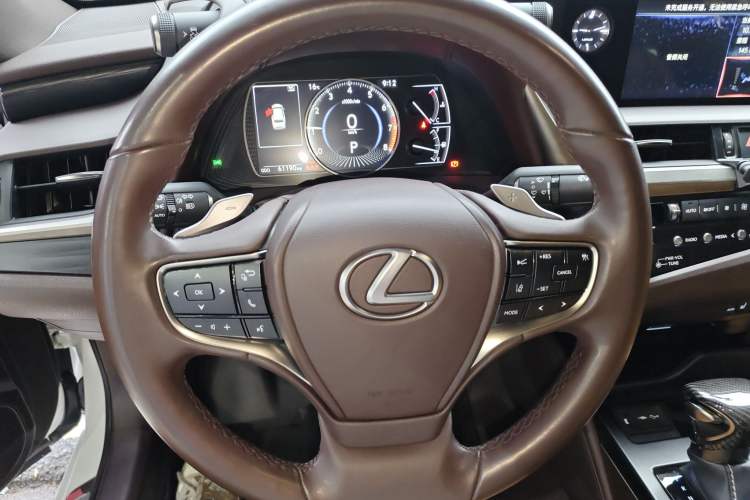Used Lexus ES 2020 260 Excellence Edition
