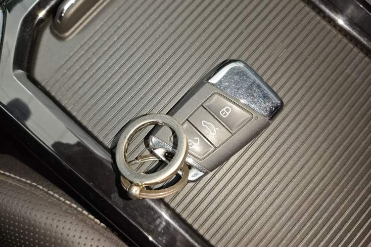 Used Volkswagen Passat 2020 330TSI Luxury Edition China VI