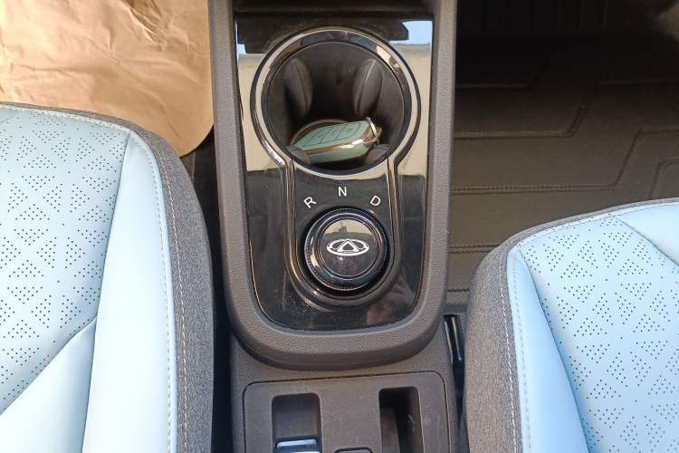 Used Chery QQ Little Ant 2024 Edition Youth Version 251km True Love Edition 25.05 kWh Gear Lever