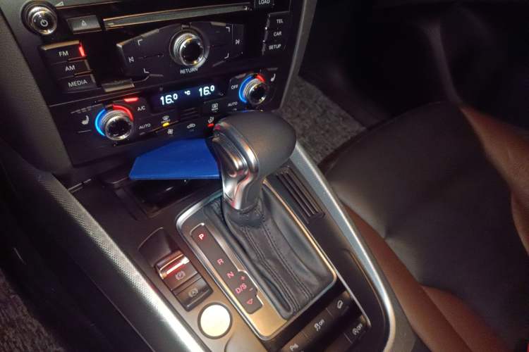 Used Audi Q5 2018 Collector's Edition 40 TFSI Technology Model
