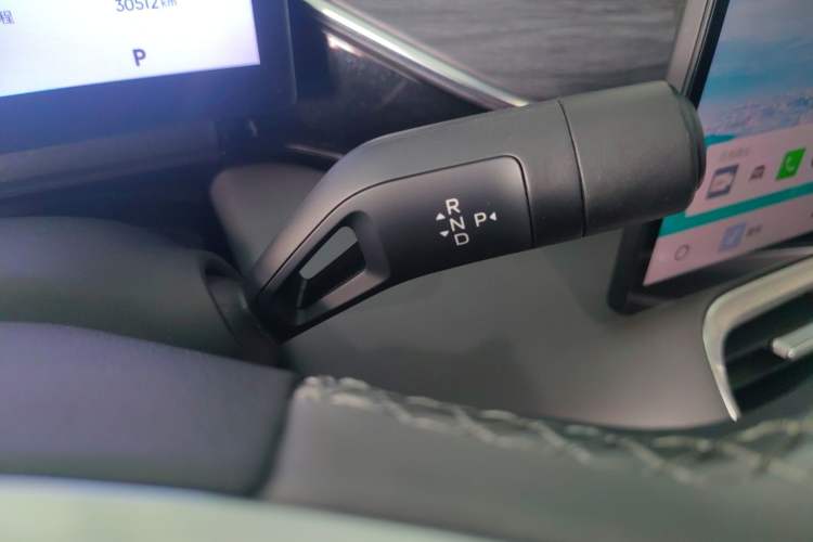 Used Geely Galaxy L6 2025 EM-i 140km Starship Edition
