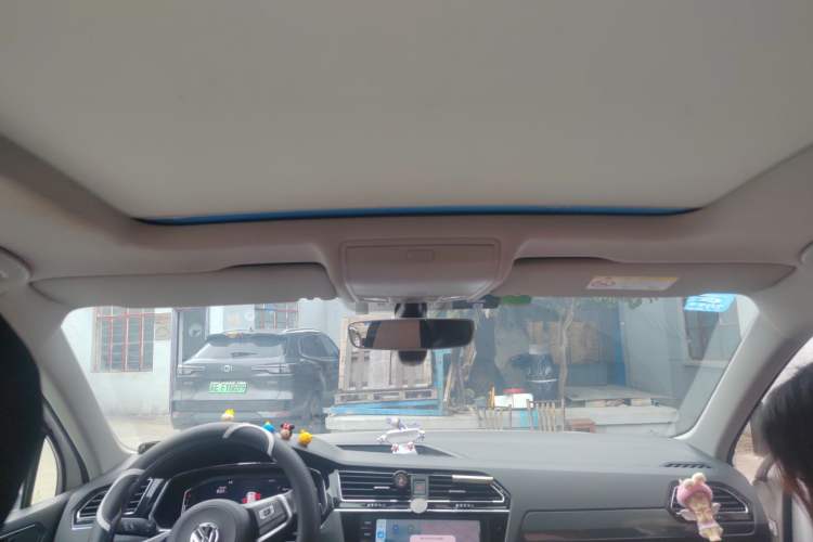 Used Volkswagen Tiguan L 2020 330TSI Automatic Two-Wheel Drive R-Line Flagship Version China VI Standard Headliner