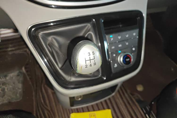 Used JAC Refine M4 2017 2.0T Manual Comfort Version