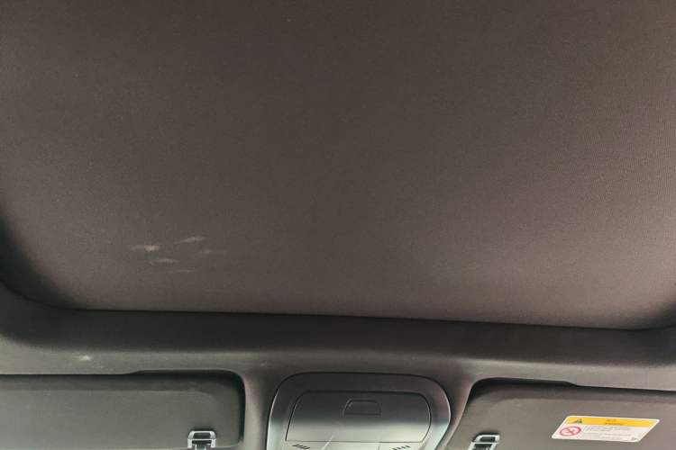 Used Cadillac XT4 2022 28T Two-Wheel-Drive Luxury Version Headliner