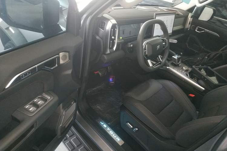 Used JETOUR Traveler C-DM 2024 C-DM 129KM Linye Edition Driver Seat