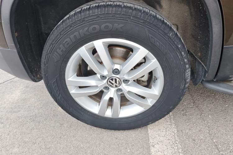 Used Volkswagen Tiguan 2015 1.8TSI Automatic Two-Wheel Drive Trend Edition Exterior 5