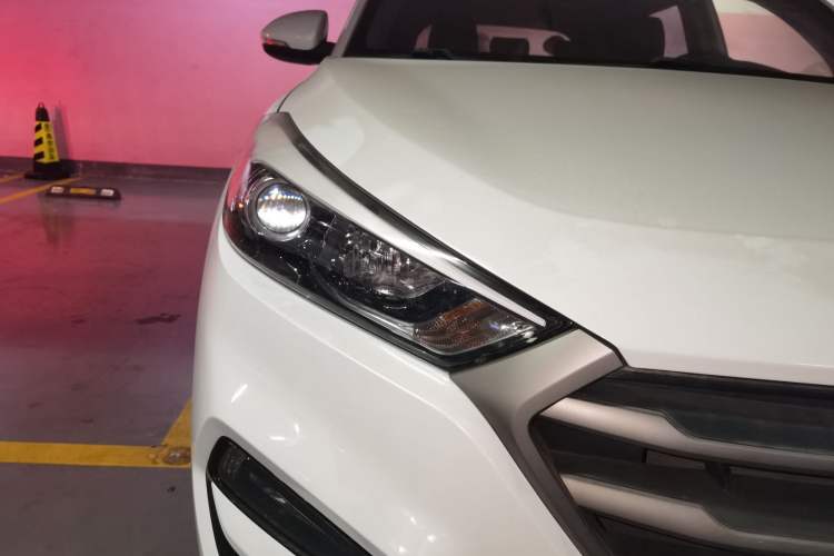 Used Hyundai Tucson 2018 1.6T Dual-Clutch Two-Wheel Drive 15th Anniversary Special Edition