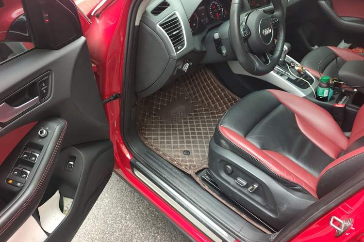 Used Audi Q5 2017 Plus 40 TFSI Technology Model Driver Seat