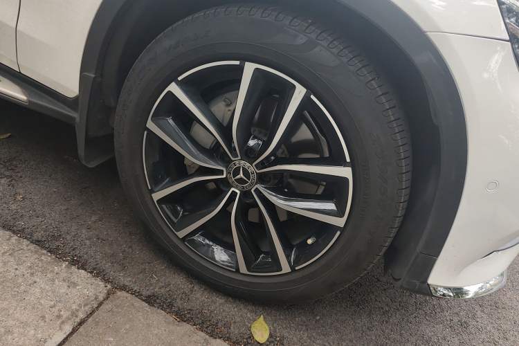 Used Mercedes-Benz GLC 2019 Facelift GLC 260 L 4MATIC Luxury Model Right Front Wheel Hub