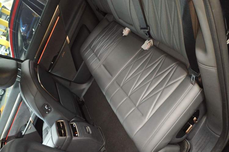 Used Dongfeng eπ eπ008 2025 210Max Range-Extended Version 5 Seats Left Rear Seat