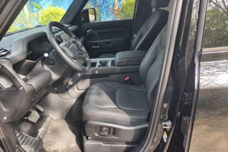 Used Land Rover Defender 2025 110 3.0T P400 – Dynamic HSE