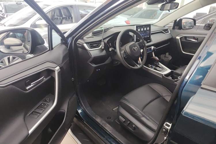 Used Toyota Wildlander 2021 Dual-Engine 2.5L E-CVT Two-Wheel Drive Luxury Edition
