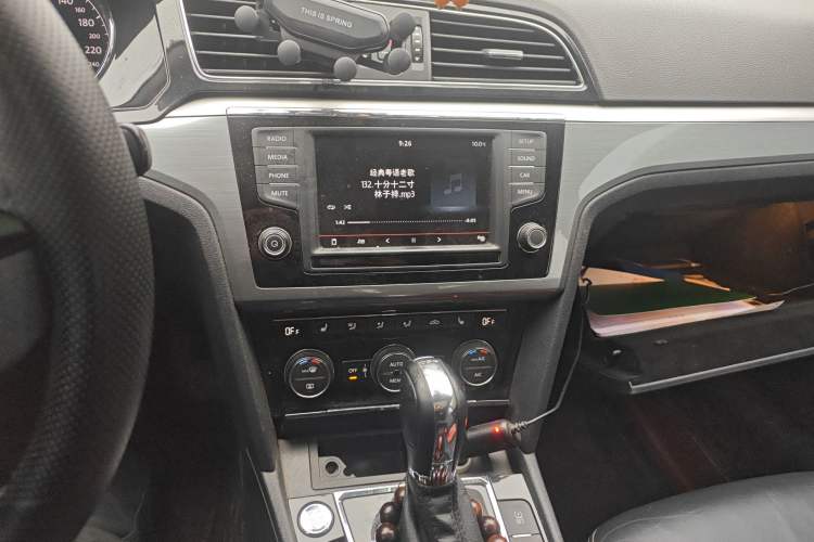 Used Volkswagen Lamando 2015 280TSI DSG Luxury Edition