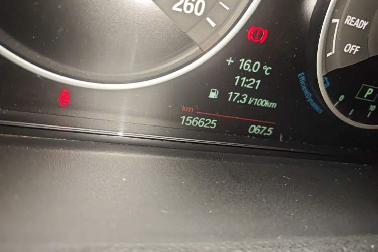 Used BMW 3 Series 2013 Facelift 320Li Fashion Design Package Odometer Close Up