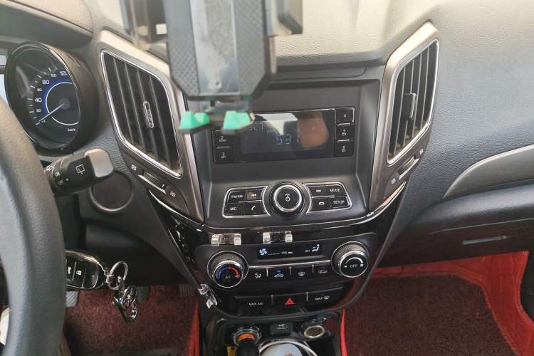 Used CHANGAN CS15 2016 1.5L Manual Fashion Edition Audio And AC Panel