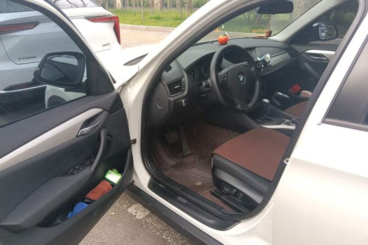 Used BMW X1 2012 sDrive18i Luxury Edition Driver Seat