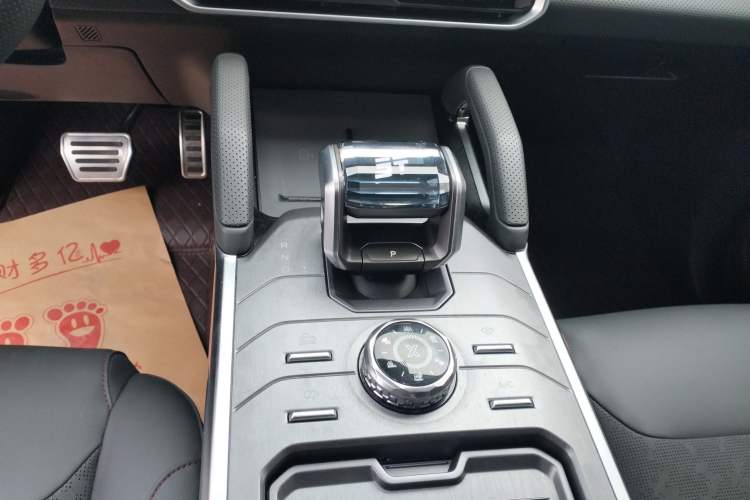 Used JETOUR Traveler 2023 2.0T Four-Wheel Drive Conqueror Gear Lever