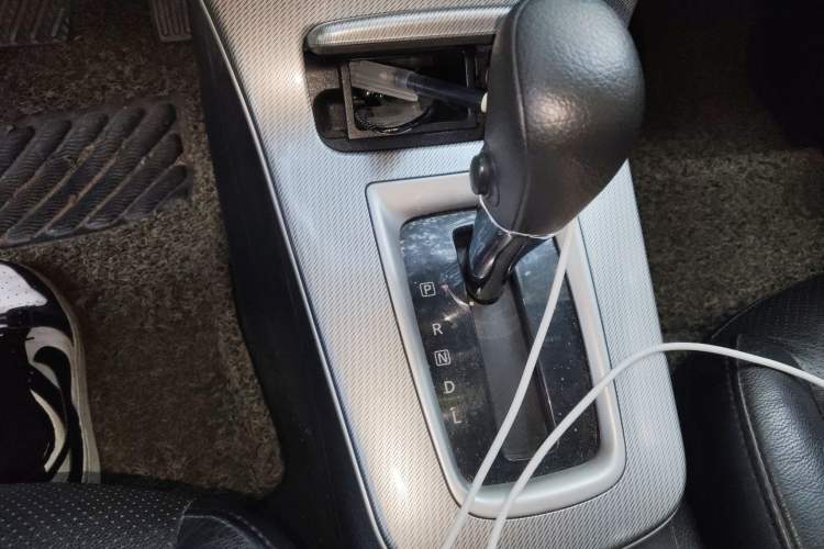 Used Nissan Sylphy 2014 1.6XV CVT Deluxe Edition Gear Lever