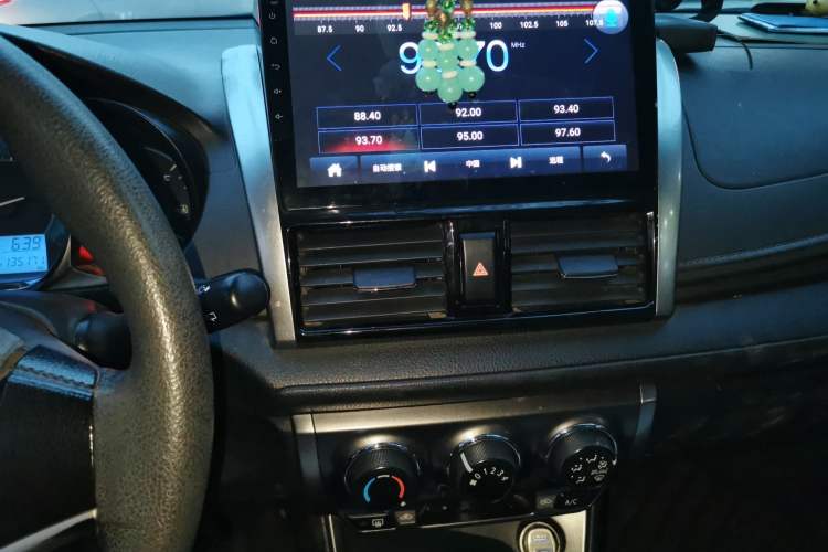 Used Toyota YARiS L Zhi Xuan 2015 1.5E Automatic Charm Edition