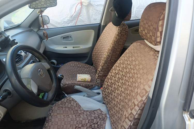 Used FAW Xiali N5 2014 1.3L Manual Standard Edition Left Front Seat