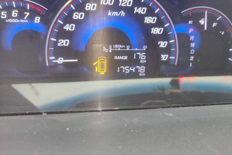 Used Honda Elysion 2012 2.4L VTi-S Prestige Edition Odometer Close Up