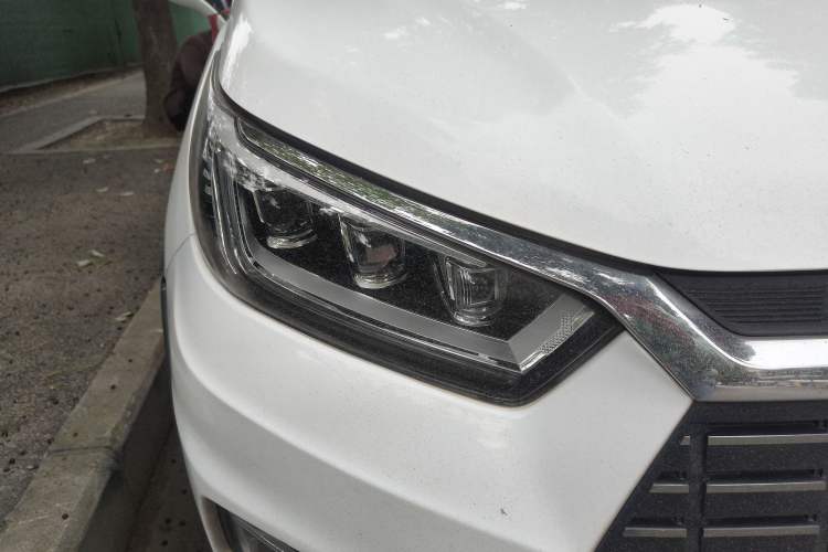 Used BYD Yuan New Energy 2019 EV360 Smart Connect Luxurious Model Right Front Headlight