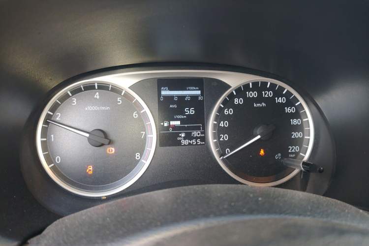 Used Nissan Kicks 2019 1.5L Manual Cool Edition Instrument Cluster