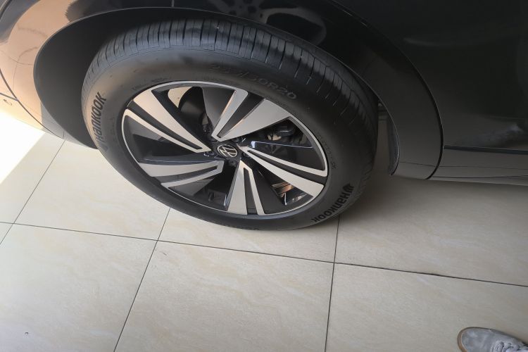 Used Volkswagen Tavendor 2024 Facelifted 380TSI All-Wheel Drive R-Line Cruise Premium Edition
