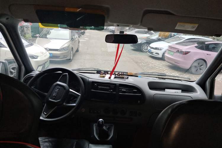 Used JMC Transit 2017 2.8T Commercial Version Short Wheelbase Mid-Roof 6/7/8-Seater JX493