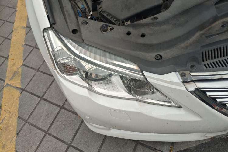 Used Toyota Reiz 2010 2.5V Fengdu Elite Edition Right Front Headlight