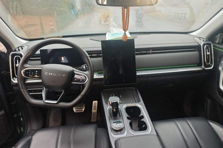 Used Chery Explore 06 2023 Revised Version Urban Edition 1.6T Two-Wheel Drive Luxury Trim Center Console