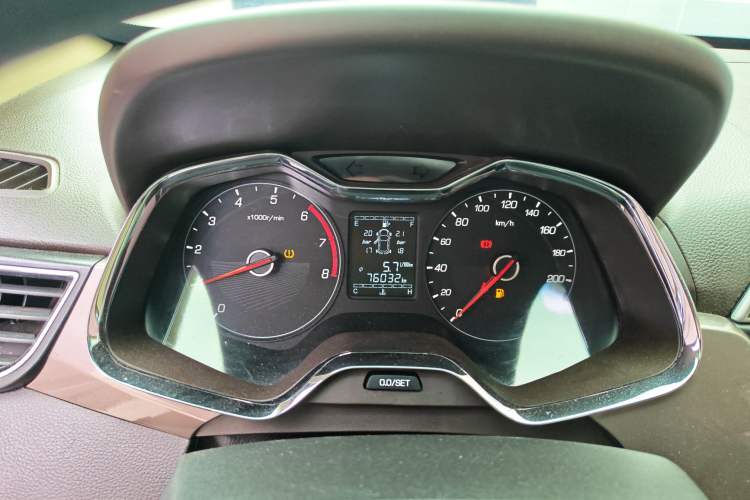 Used Baojun 310W 2017 1.5L Manual Fashion Model China V
