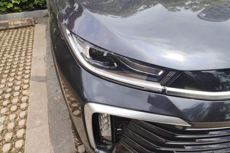 Used EXEED Lingyun 2024 300T Two-Wheel Drive Starlight Edition Right Front Headlight