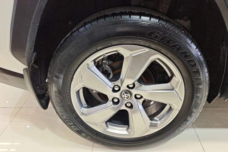 Used Toyota RAV4 2022 Dual-Engine 2.5L E-CVT Two-Wheel Drive Elite Edition