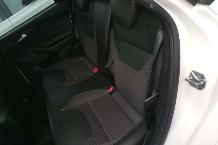 Used Ford Focus 2017 Sedan 1.6L Automatic Fashion Edition Smart Drive Version Left Rear Seat