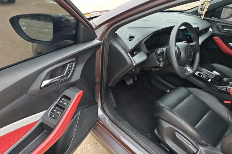 Used MG 5 2023 180 DVVT CVT Luxury Edition
