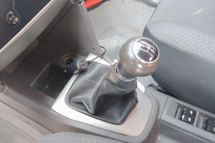 Used FAW Weizhi V2 2010 1.3L Manual Luxury Version
