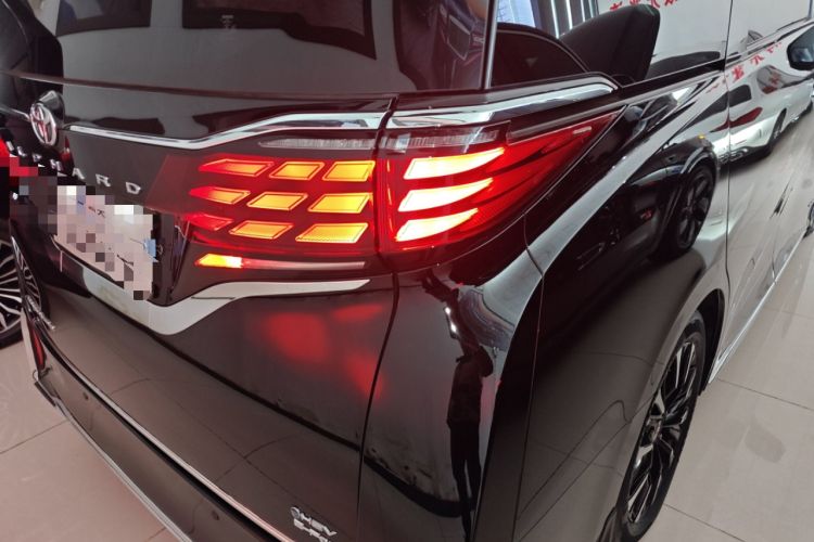 Used Toyota Alphard 2024 Dual-Engine 2.5L Prestige Edition
