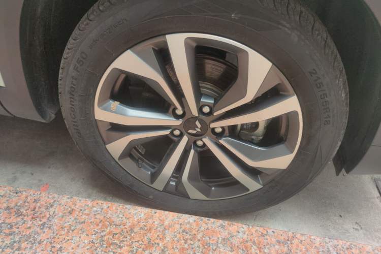 Used Wuling Asta 2022 2.0L DHT Electric-Speed Version
