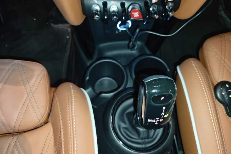 Used MINI 2022 1.5T COOPER Artist