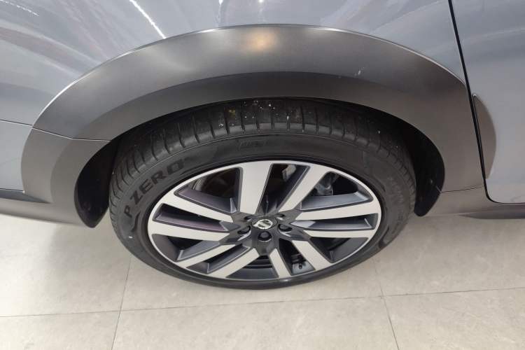 Used Volvo V90 2022 Cross Country B5 AWD Prestige Edition