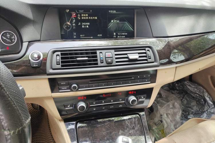 Used BMW 5 Series 2013 525Li Luxury Model