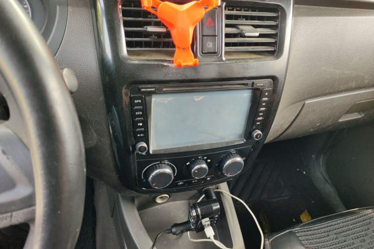 Used Wuling Rongguang V 2016 1.5L Standard Version Audio And AC Panel