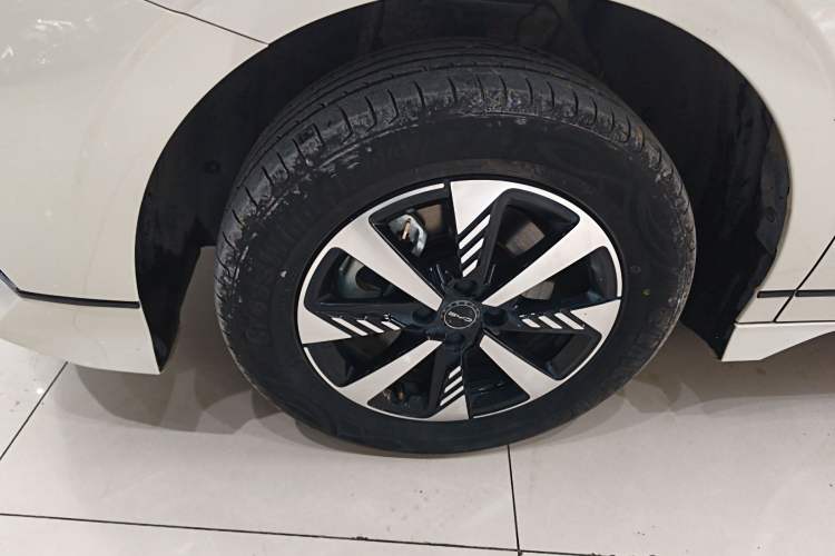 Used BYD e2 2023 Luxury Model Left Front Wheel Hub