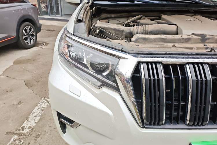 Used Toyota Prado 2018 3.5L Automatic TX-L Right Front Headlight