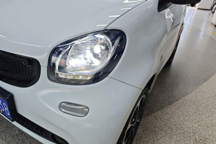 Used smart fortwo 2015 1.0L 52 kW Hardtop Passion Edition