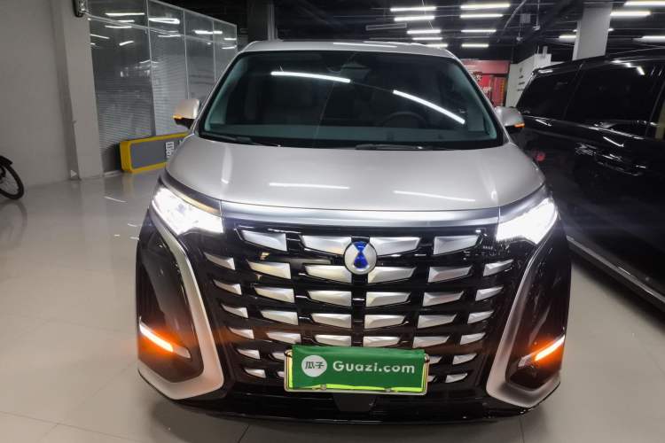 Used Denza D9 2022 DM-i 970 Four-Wheel Drive Prestige Model
