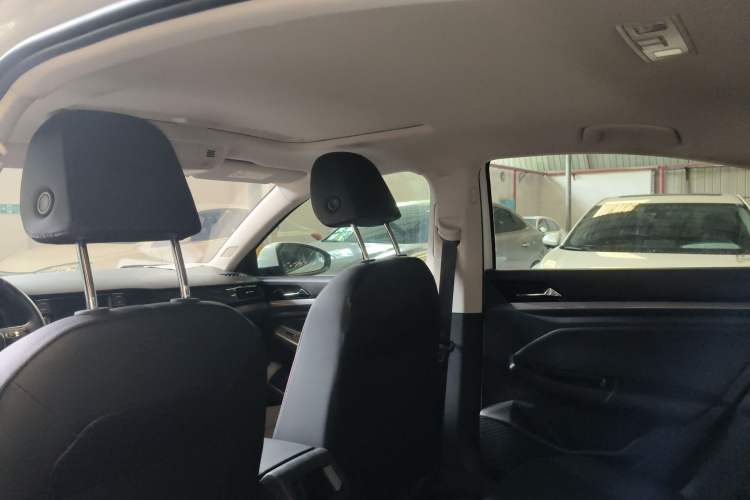 Used Volkswagen Bora 2019 1.5L Automatic Comfort Model Headliner